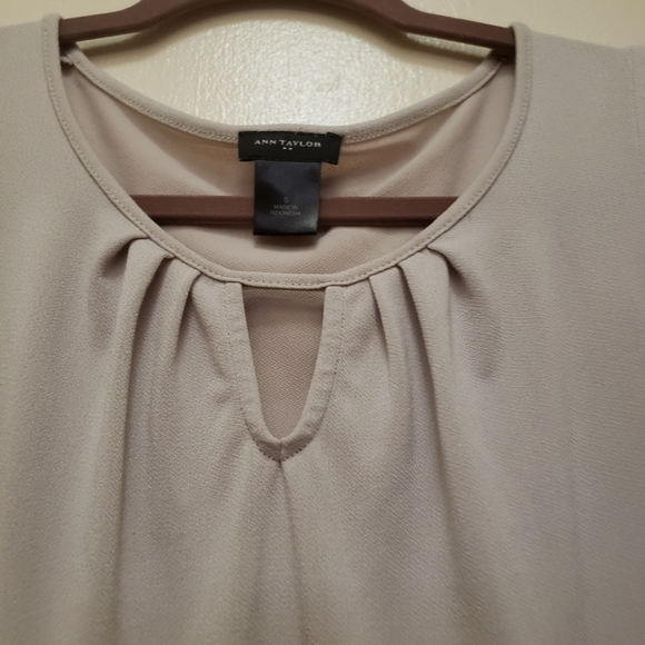 3/$25 Ann Taylor Women Sleeveless Top - Picture 4 of 4